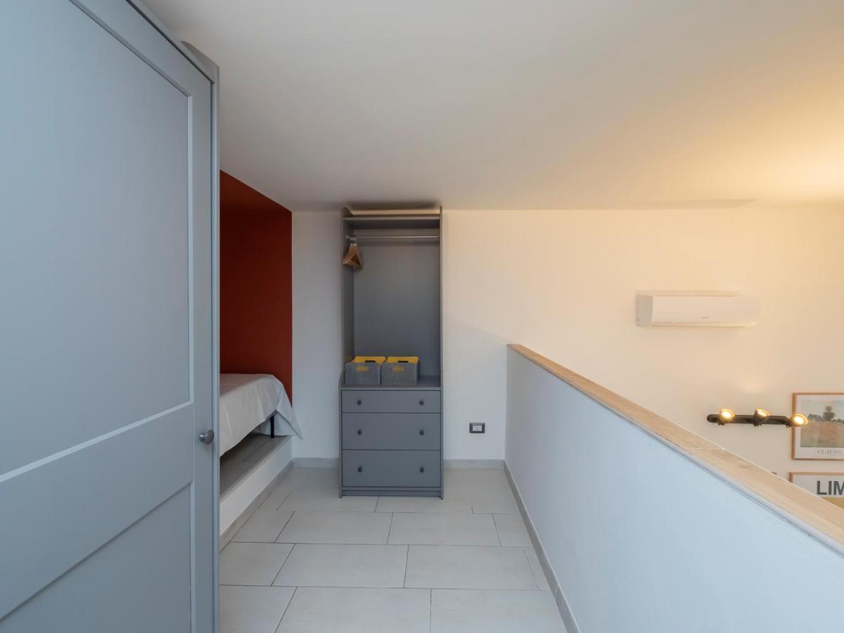 Ihost Apartment - Romilli 17A Милан Экстерьер фото