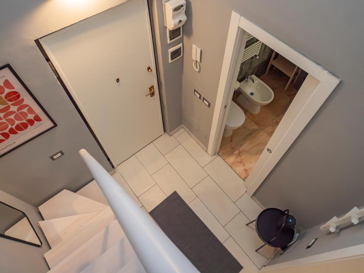 Ihost Apartment - Romilli 17A Милан Экстерьер фото