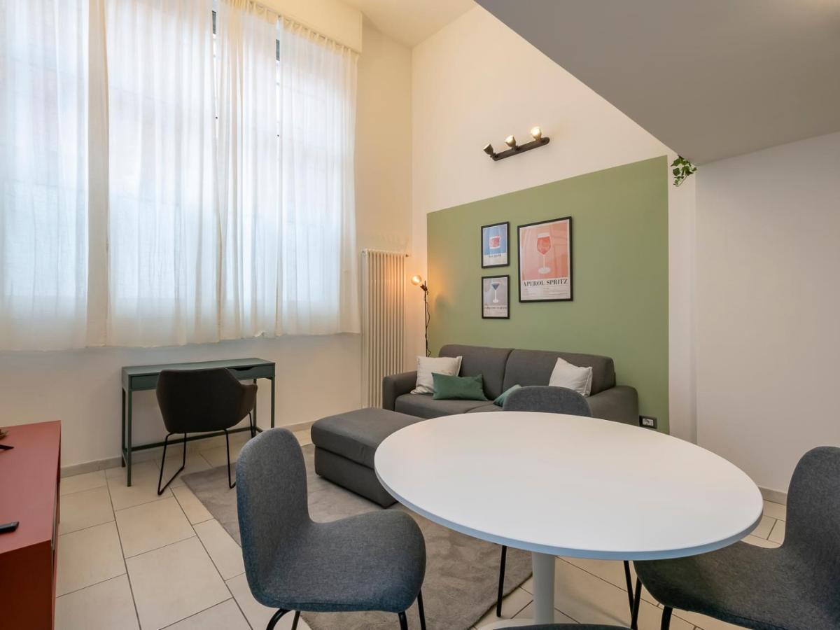 Ihost Apartment - Romilli 17A Милан Экстерьер фото